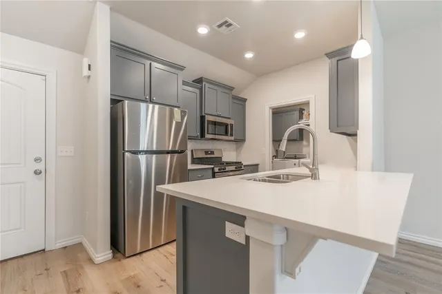 Photo 8 — 940 NE 30th Street, Oklahoma City, OK 73105