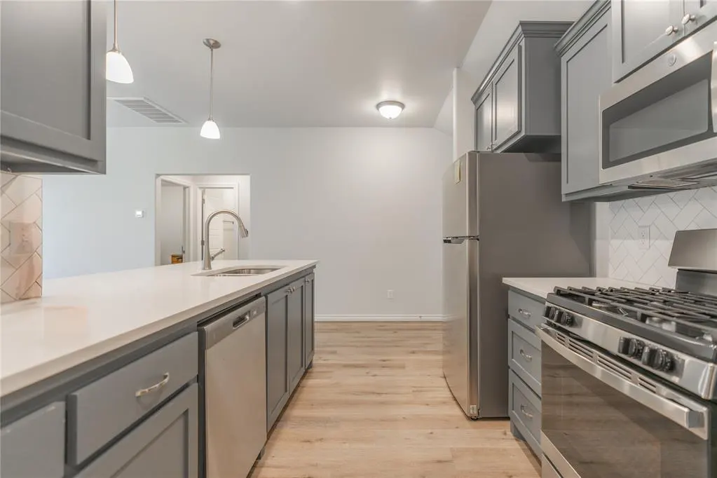 Photo 12 — 940 NE 30th Street, Oklahoma City, OK 73105