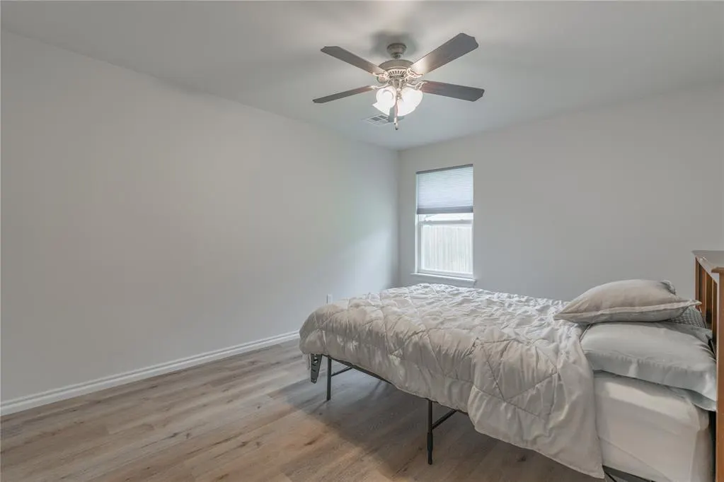 Photo 14 — 940 NE 30th Street, Oklahoma City, OK 73105