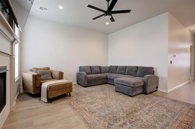 Photo 7 — 7316 Elaine Street, Yukon, OK 73099