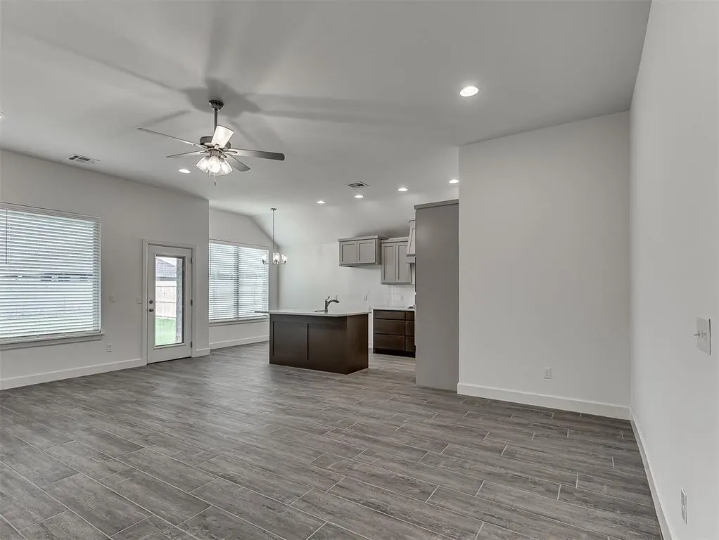 Photo 8 — 9320 NW 143rd Street, Yukon, OK 73099