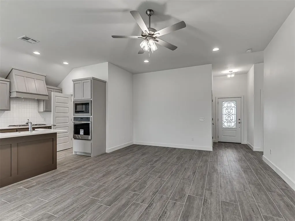 Photo 11 — 9320 NW 143rd Street, Yukon, OK 73099