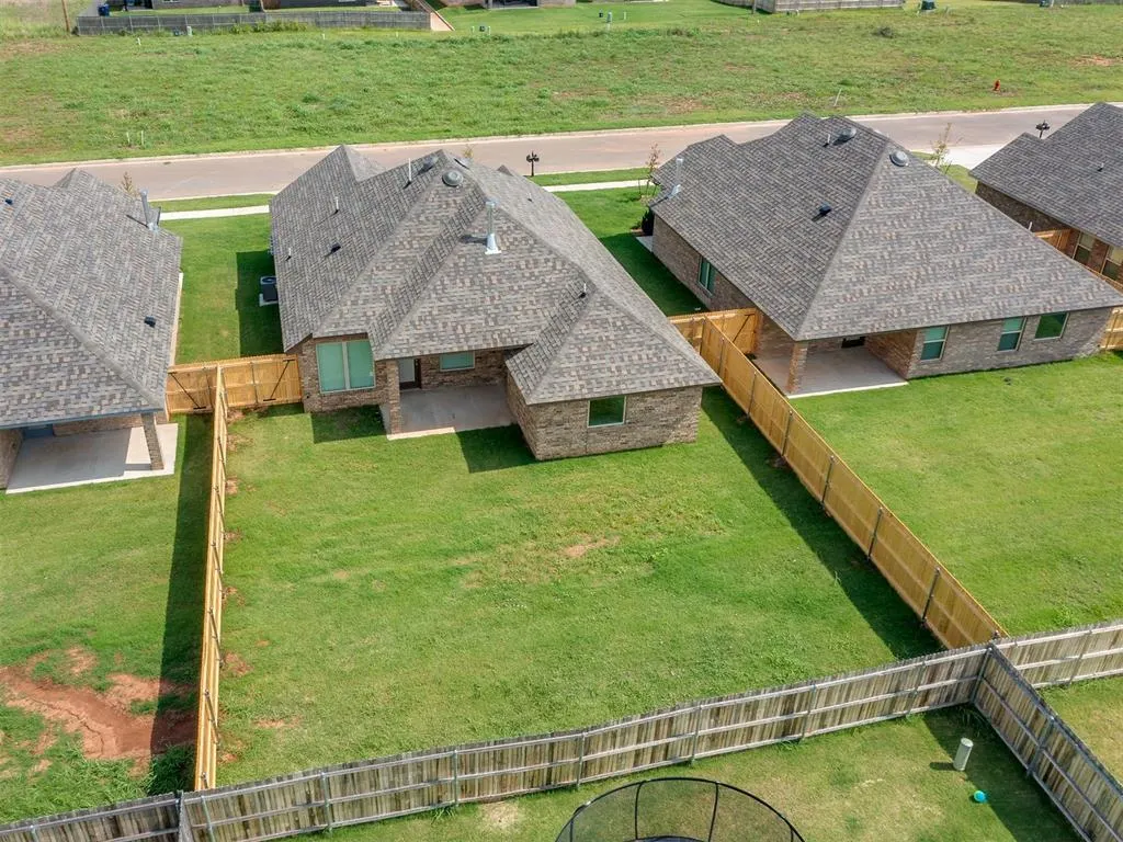 Photo 43 — 9320 NW 143rd Street, Yukon, OK 73099