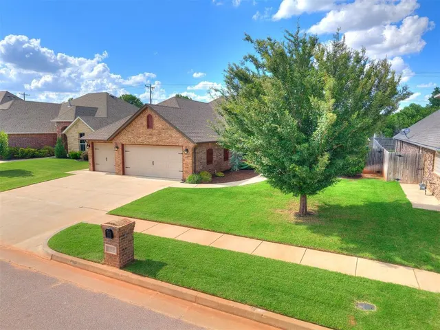 Photo 4 — 12105 SW 45th Terrace, Mustang, OK 73064