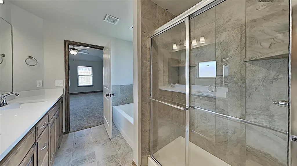 Photo 11 — 7100 Daxton Court, Warr Acres, OK 73132