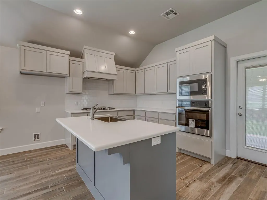 Photo 8 — 9324 NW 143rd Street, Yukon, OK 73099