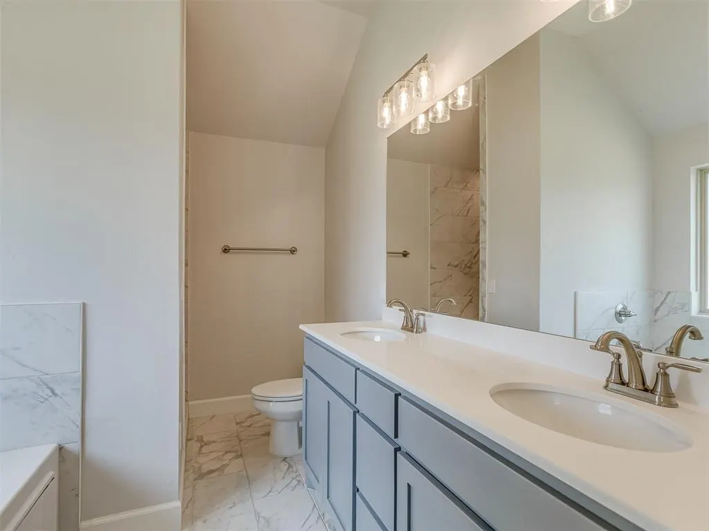 Photo 17 — 9324 NW 143rd Street, Yukon, OK 73099
