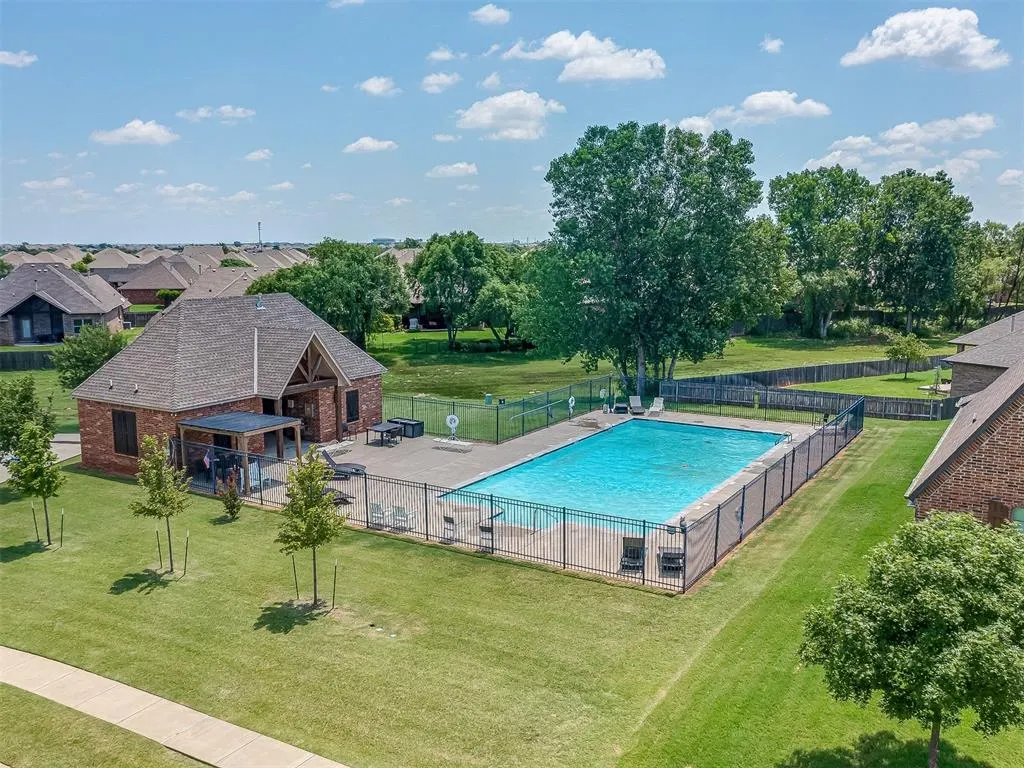 Photo 42 — 9324 NW 143rd Street, Yukon, OK 73099