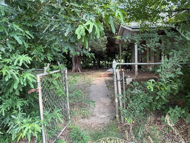 Photo 4 — 1615 E Lincoln Avenue, Guthrie, OK 73044