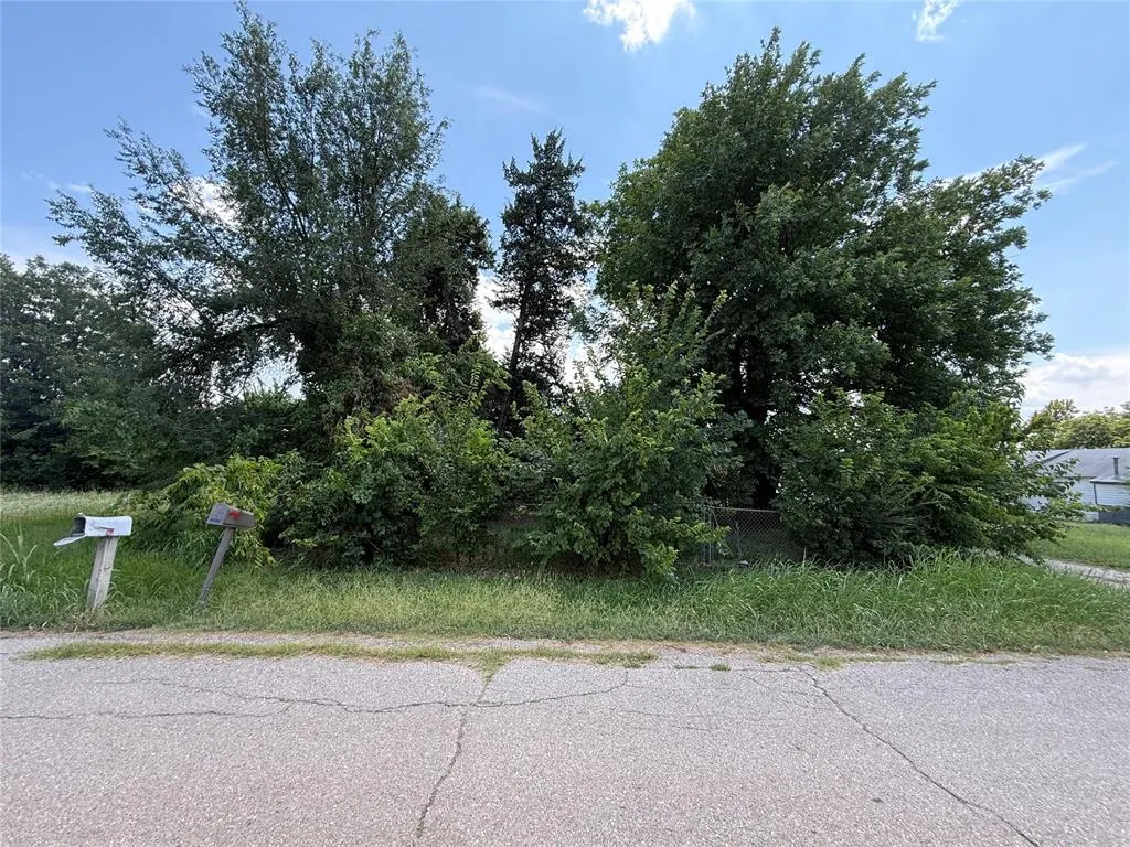 Photo 2 — 1615 E Lincoln Avenue, Guthrie, OK 73044
