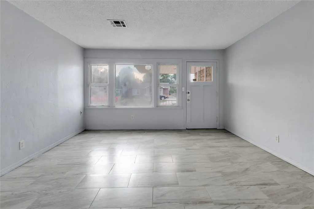 Photo 11 — 1205 SW 49th Street, Oklahoma City, OK 73109
