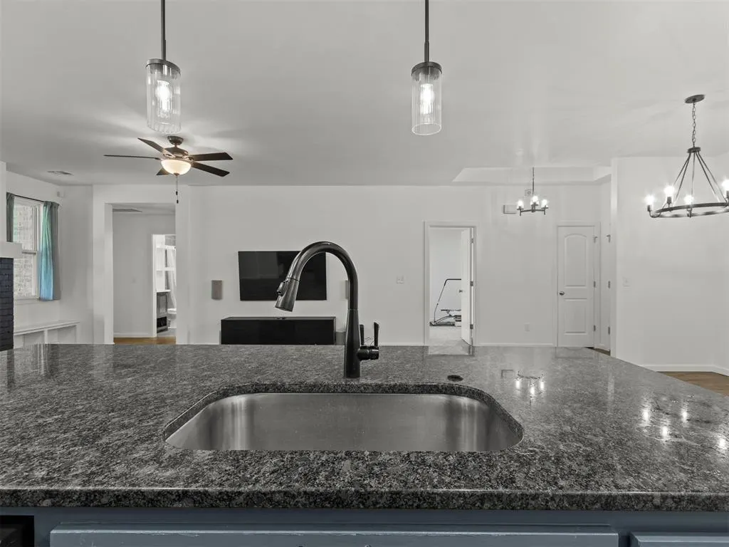 Photo 12 — 2429 Creekview Drive, Moore, OK 73160