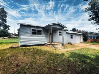 Sold home at 602 E 12th Street