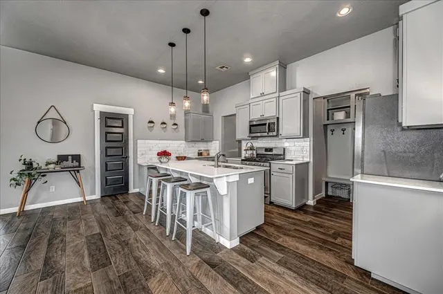 Photo 7 — 10300 Glover River Drive, Yukon, OK 73099