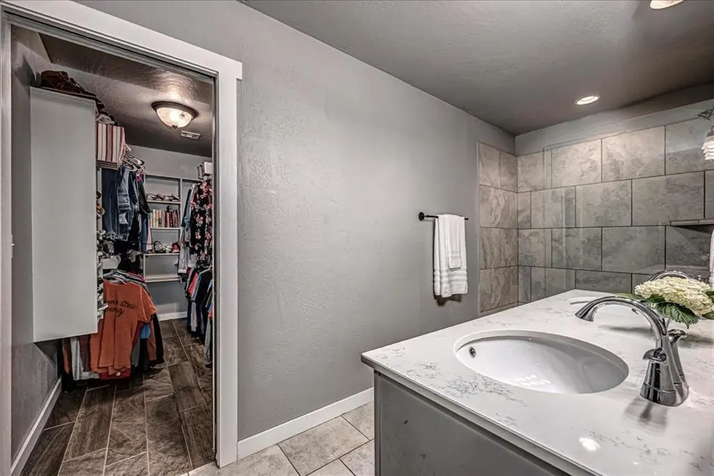 Photo 13 — 10300 Glover River Drive, Yukon, OK 73099