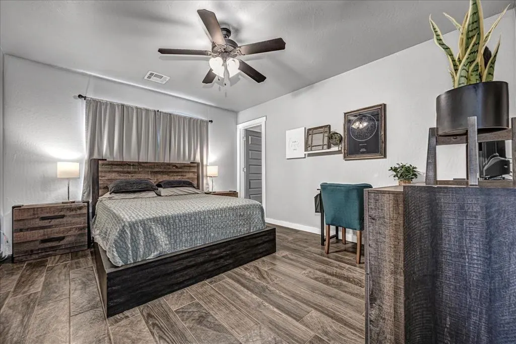 Photo 16 — 10300 Glover River Drive, Yukon, OK 73099