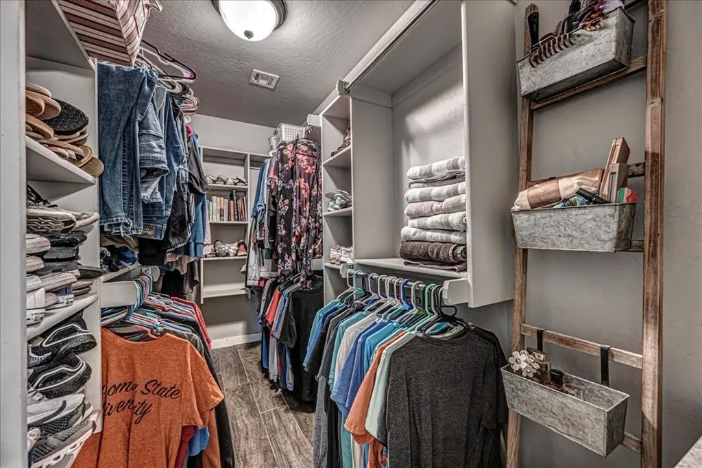 Photo 18 — 10300 Glover River Drive, Yukon, OK 73099