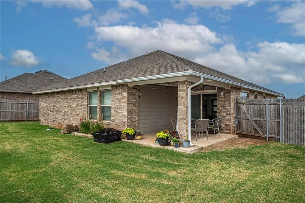 Photo 31 — 10300 Glover River Drive, Yukon, OK 73099