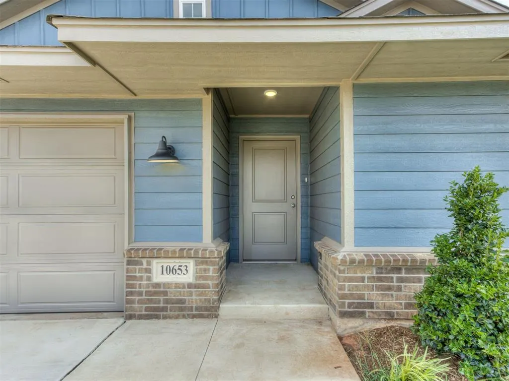 Photo 3 — 10653 SW 18th Street, Yukon, OK 73099