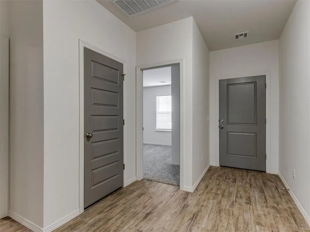 Photo 4 — 10653 SW 18th Street, Yukon, OK 73099