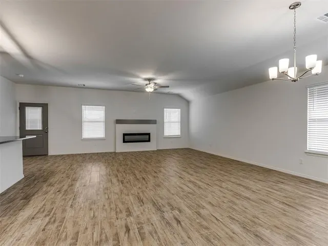 Photo 6 — 10653 SW 18th Street, Yukon, OK 73099