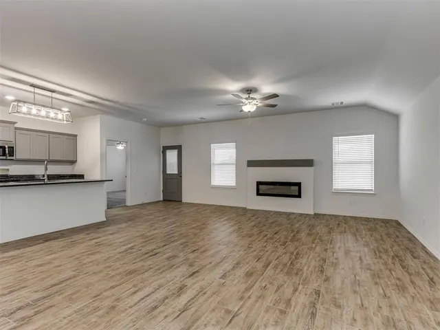 Photo 7 — 10653 SW 18th Street, Yukon, OK 73099