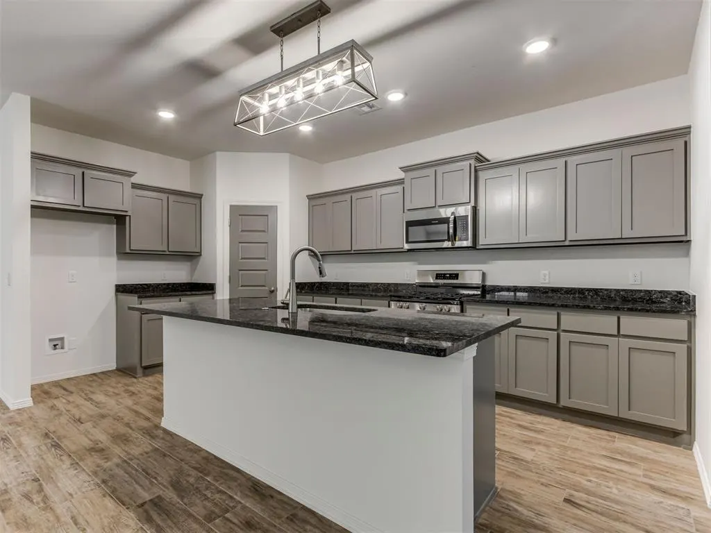 Photo 12 — 10653 SW 18th Street, Yukon, OK 73099