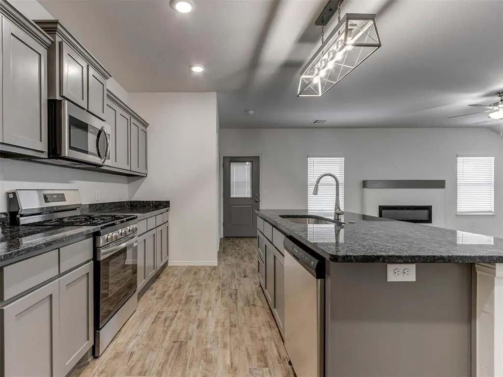 Photo 14 — 10653 SW 18th Street, Yukon, OK 73099