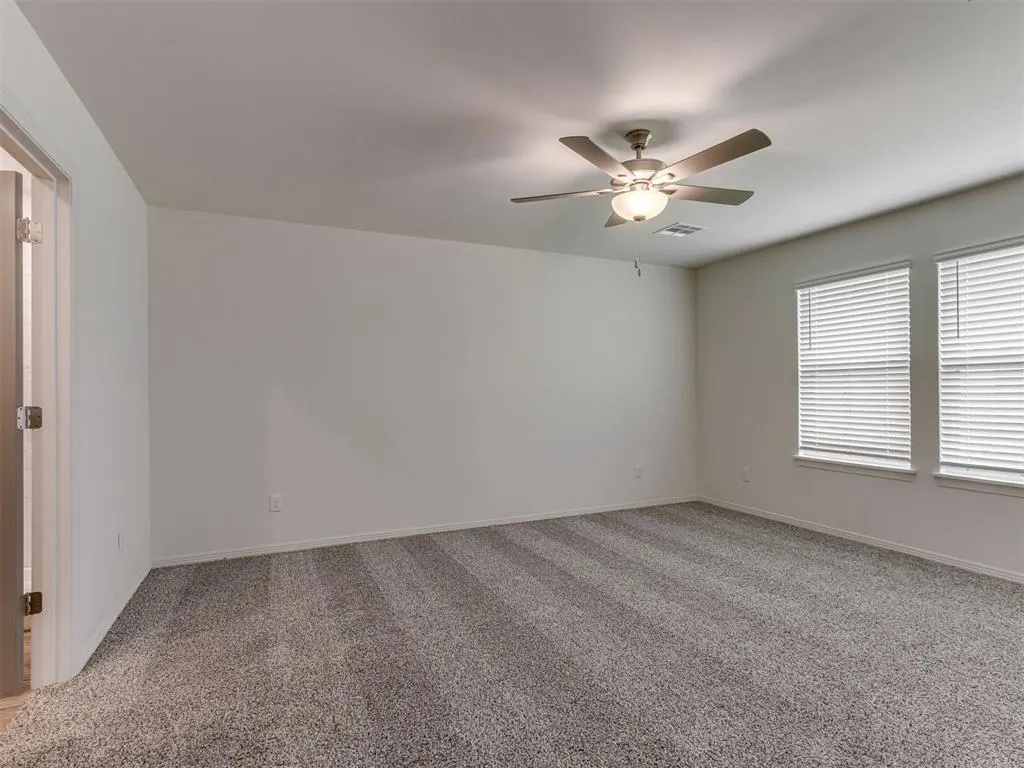 Photo 17 — 10653 SW 18th Street, Yukon, OK 73099