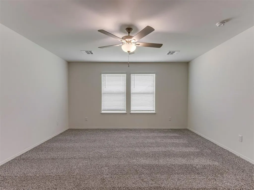 Photo 18 — 10653 SW 18th Street, Yukon, OK 73099