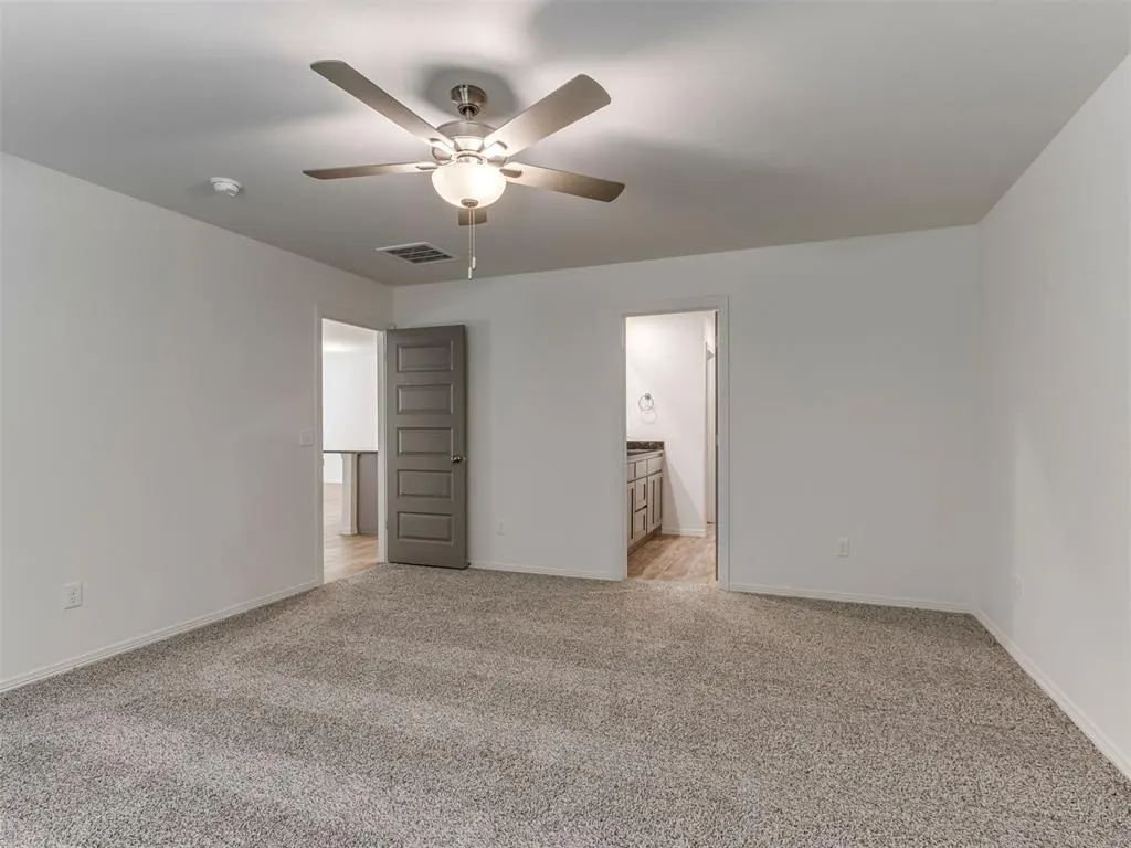 Photo 19 — 10653 SW 18th Street, Yukon, OK 73099