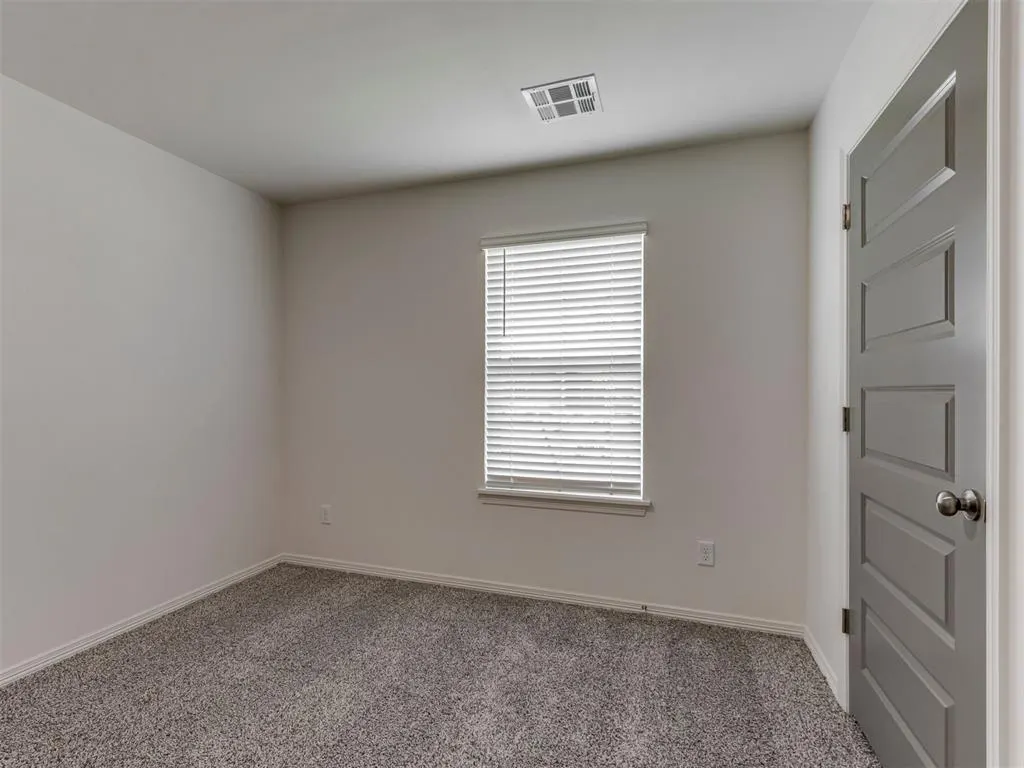 Photo 24 — 10653 SW 18th Street, Yukon, OK 73099