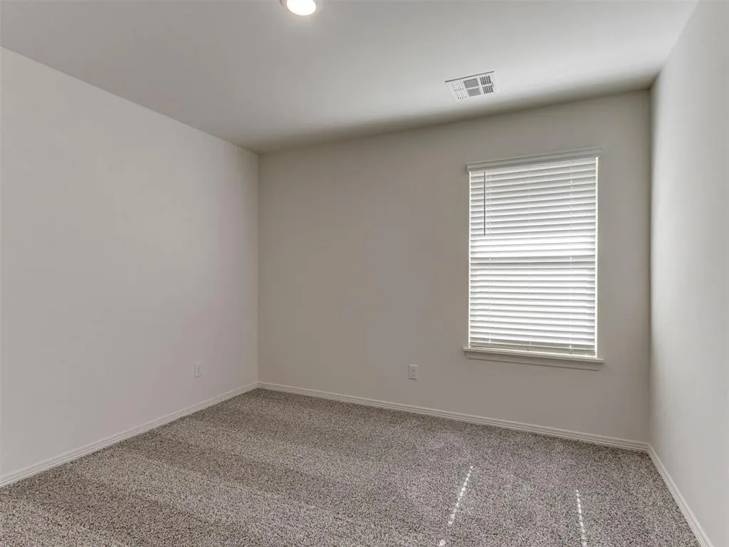 Photo 26 — 10653 SW 18th Street, Yukon, OK 73099
