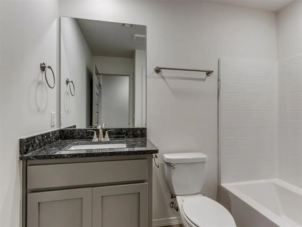 Photo 28 — 10653 SW 18th Street, Yukon, OK 73099