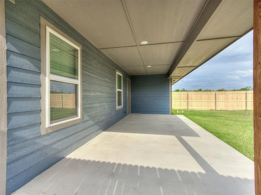 Photo 32 — 10653 SW 18th Street, Yukon, OK 73099