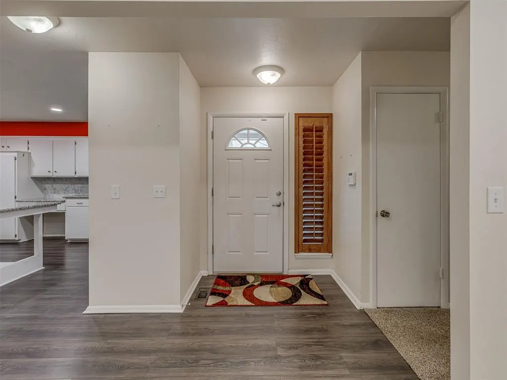 Photo 4 — 5012 NW 62nd Terrace, Oklahoma City, OK 73122