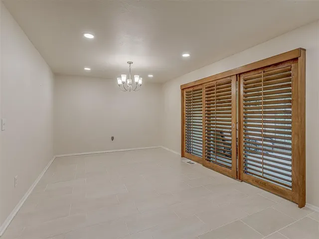 Photo 5 — 5012 NW 62nd Terrace, Oklahoma City, OK 73122