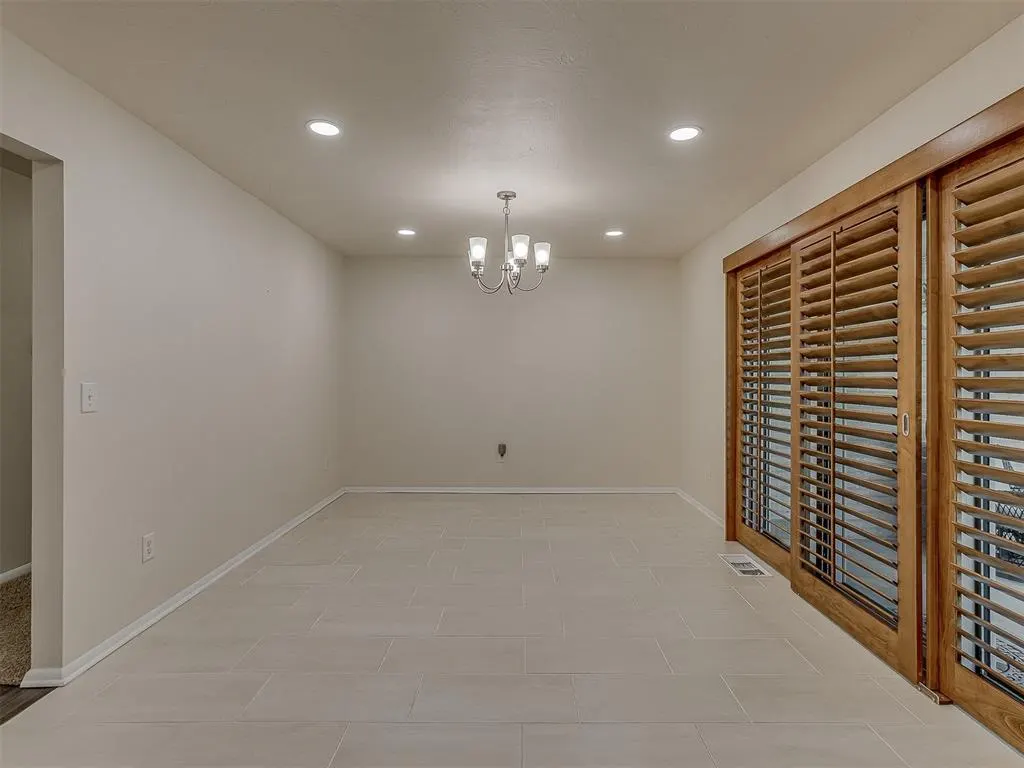 Photo 6 — 5012 NW 62nd Terrace, Oklahoma City, OK 73122