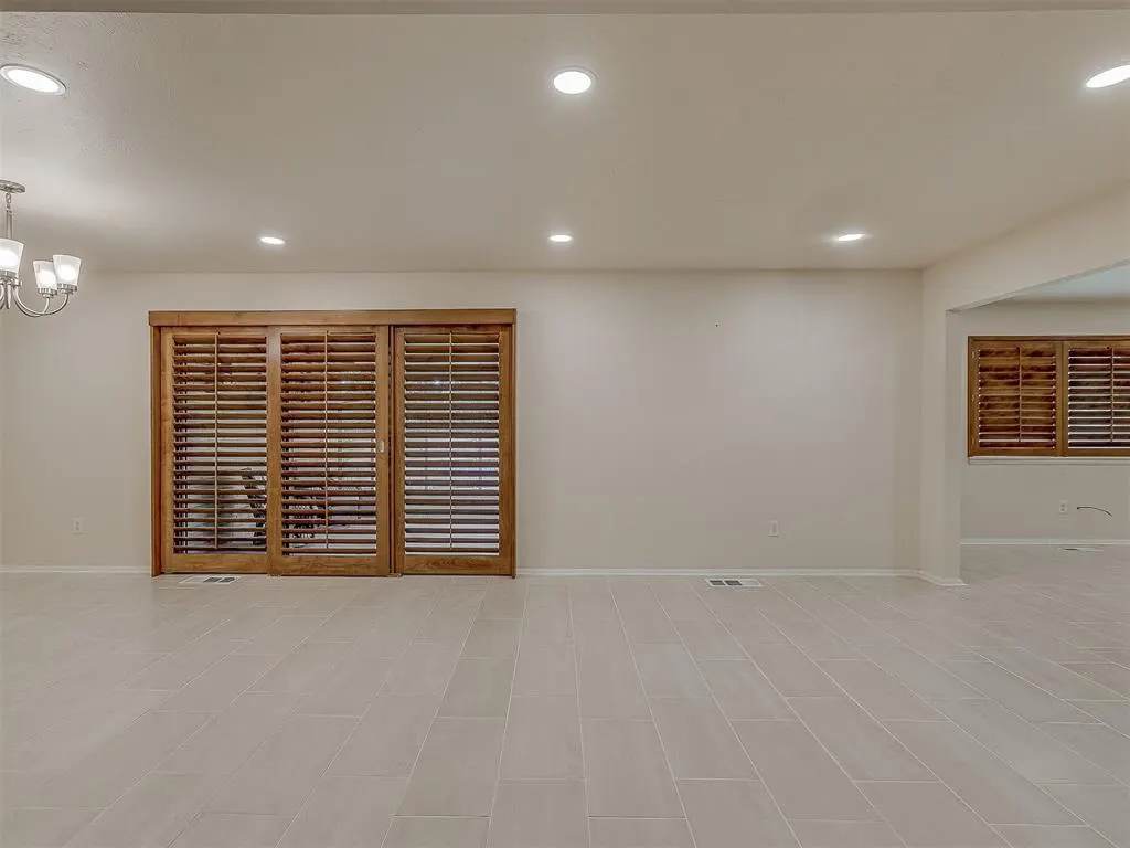 Photo 8 — 5012 NW 62nd Terrace, Oklahoma City, OK 73122
