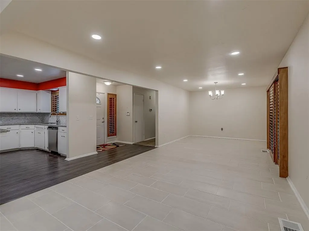 Photo 10 — 5012 NW 62nd Terrace, Oklahoma City, OK 73122