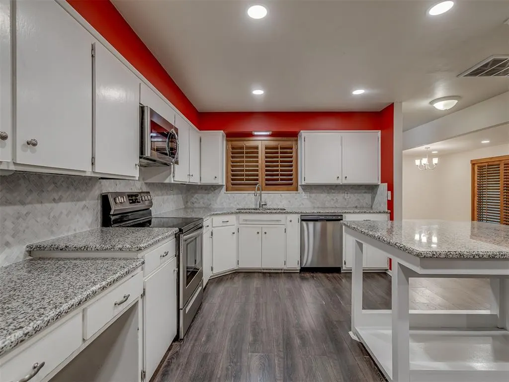 Photo 17 — 5012 NW 62nd Terrace, Oklahoma City, OK 73122