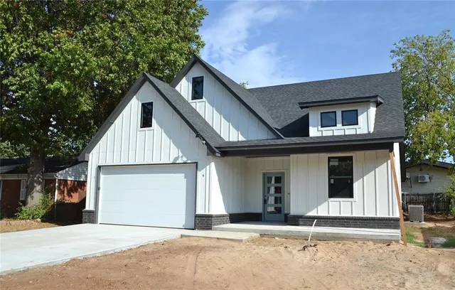 Photo 4 — 2909 Nimitz Boulevard, Oklahoma City, OK 73112