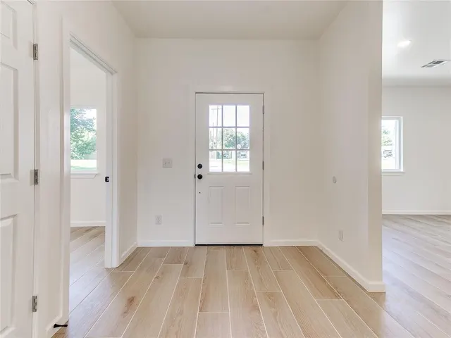 Photo 8 — 9717 NE 10th Street, Oklahoma City, OK 73130