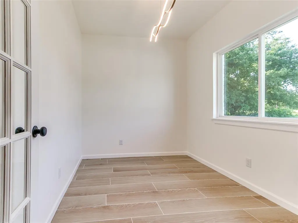 Photo 9 — 9717 NE 10th Street, Oklahoma City, OK 73130