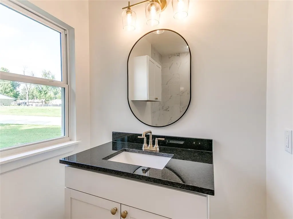 Photo 15 — 9717 NE 10th Street, Oklahoma City, OK 73130