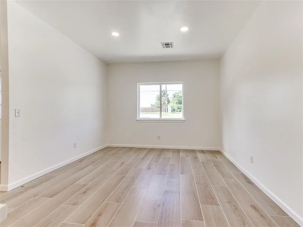 Photo 31 — 9717 NE 10th Street, Oklahoma City, OK 73130