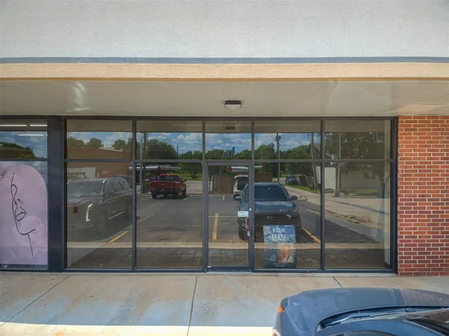 Photo 2 — 2426 Hawkins Street, Choctaw, OK 73020