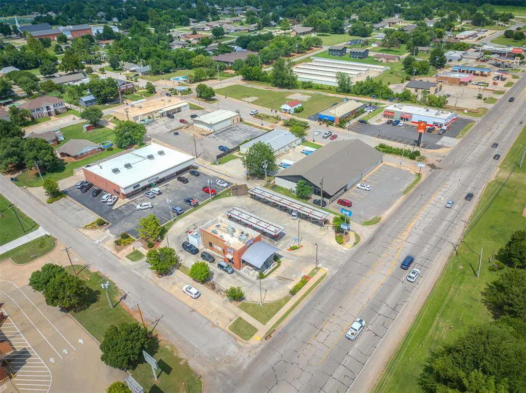 Photo 9 — 2426 Hawkins Street, Choctaw, OK 73020