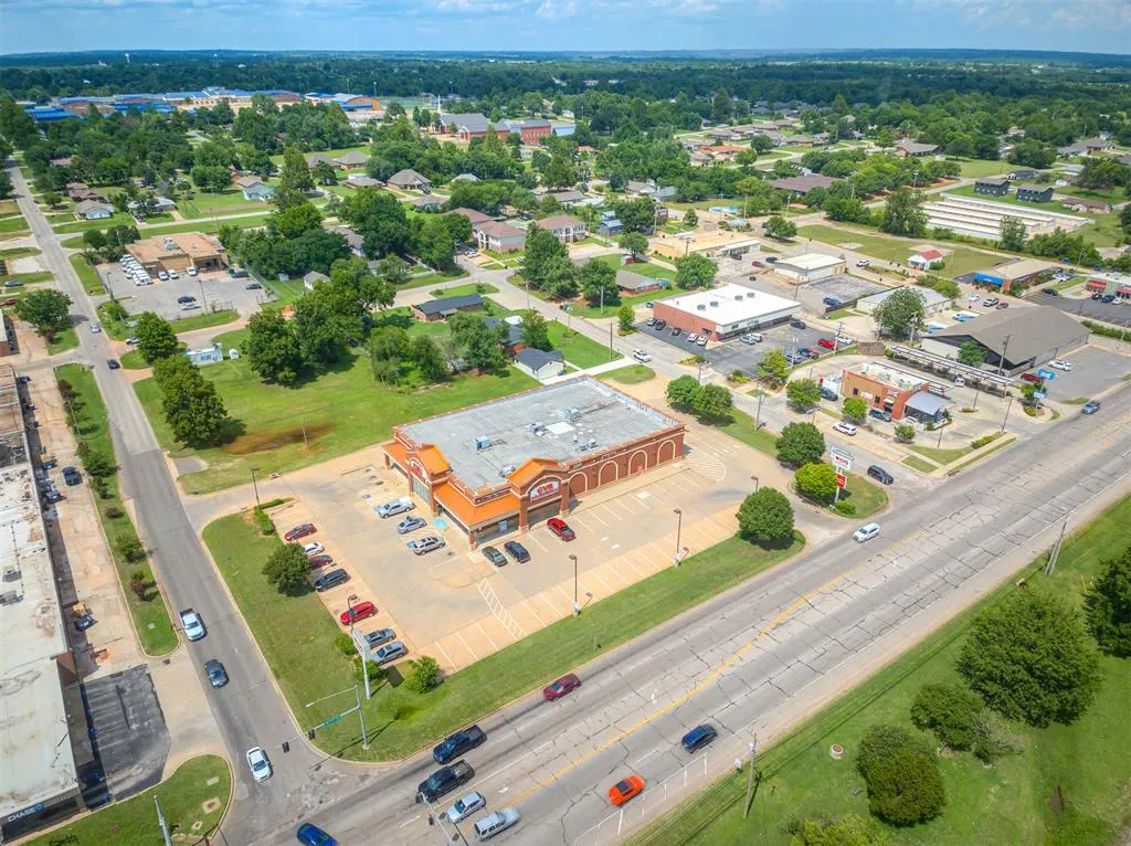 Photo 12 — 2426 Hawkins Street, Choctaw, OK 73020