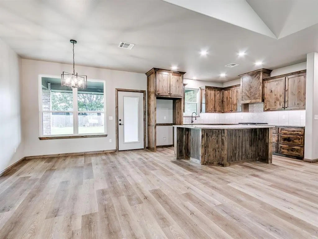 Photo 9 — 705 E Kennedy Street, Lexington, OK 73051